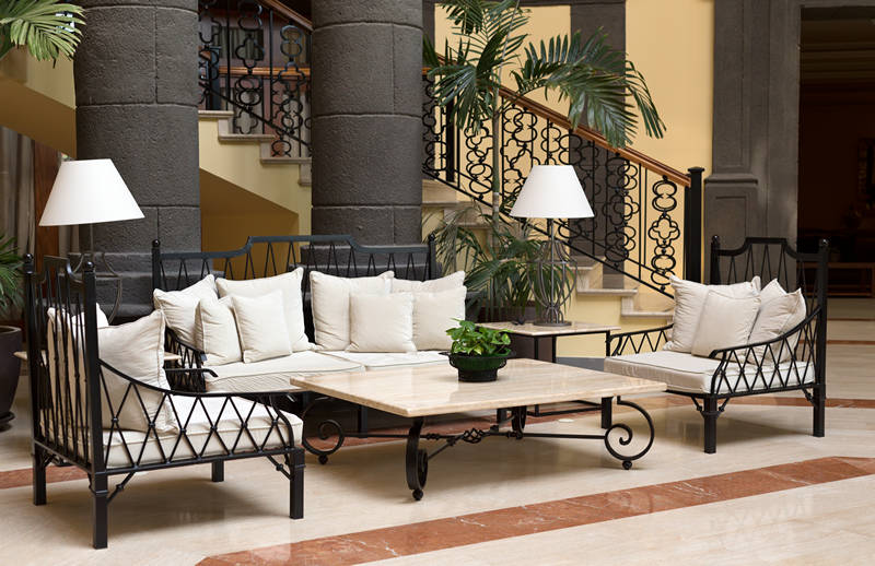 canape-chaise-table-salon-hotel-lobby