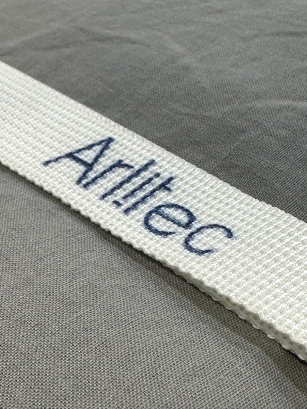 Lit escamotable canapé ARLITEC LIT COFFRE 140 avec surmeuble et colonne chevet hauteur 240 cm