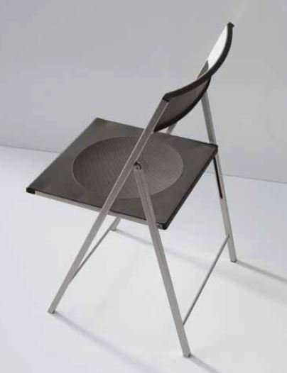 Lot de 4 chaises pliantes STEEL en polypropylène noir et acier chromé.