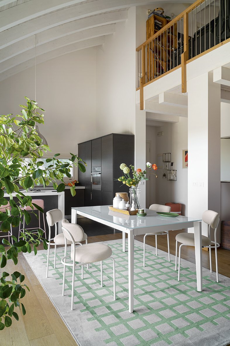 Table extensible 8 couverts PENTAGON 210cm pieds métal 